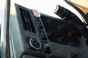 Бортовой грузовик ISUZU 4x2 дв 151kw гп 10 тонн c кму UNIC URV806 гп 8 тонн 6 секций 19м кузов 7500х2450х550 корзина. Фото 8