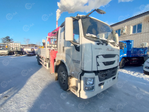 Бортовой грузовик ISUZU 4x2 дв 151kw гп 10 тонн c кму UNIC URV806 гп 8 тонн 6 секций 19м кузов 7500х2450х550 корзина. Фото 1