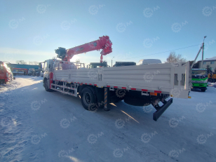 Бортовой грузовик ISUZU 4x2 дв 151kw гп 10 тонн c кму UNIC URV806 гп 8 тонн 6 секций 19м кузов 7500х2450х550 корзина. Фото 16