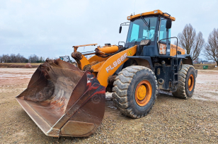 Фронтальный погрузчик Foton 966F. Фото 1