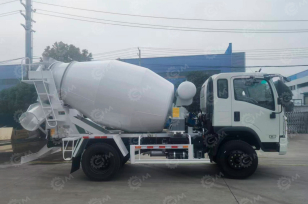Автобетоносмеситель на шасси ISUZU 4х2 дв 139kw бочка 4 m³. Фото 2