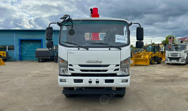 Бортовой грузовик ISUZU 4x2 дв 139kw гп 6т, c КМУ UNIC URV635YK гп 6,3т 5 секций, стрела 13.38м, кузов 6000х2450х550 без спальника и задних аутригеров. Фото 2