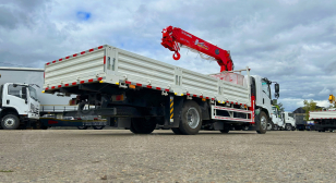 Бортовой грузовик ISUZU 4x2 дв 139kw гп 6т, c КМУ UNIC URV635YK гп 6,3т 5 секций, стрела 13.38м, кузов 6000*2450*600 люлька, спальник. Фото 7