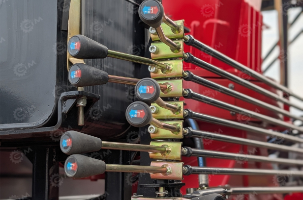 Бортовой грузовик HOWO 6x4 дв 400лс кму КМУ SUNHUNK S1606 (7.1тонн) 6 секций, с приборами безопасности, навес для оператора. Фото 7