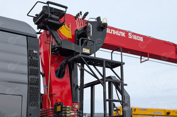 Бортовой грузовик HOWO 6x4 дв 400лс кму КМУ SUNHUNK S1606 (7.1тонн) 6 секций, с приборами безопасности, навес для оператора. Фото 11