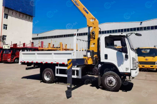 Бортовой грузовик ISUZU 4x4 дв 139kw кму XCMG SQS68-4, гп 3,2т стрела 10,2м кузов 4500х2200х550. Фото 1