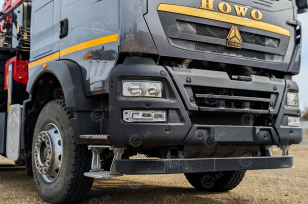 Бортовой грузовик HOWO 6x4 дв 400лс кму КМУ SUNHUNK S1606 (7.1тонн) 6 секций, с приборами безопасности, навес для оператора. Фото 6