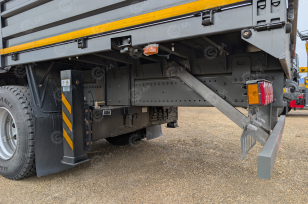 Бортовой грузовик HOWO 6x4 дв 400лс кму КМУ SUNHUNK S1606 (7.1тонн) 6 секций, с приборами безопасности, навес для оператора. Фото 21