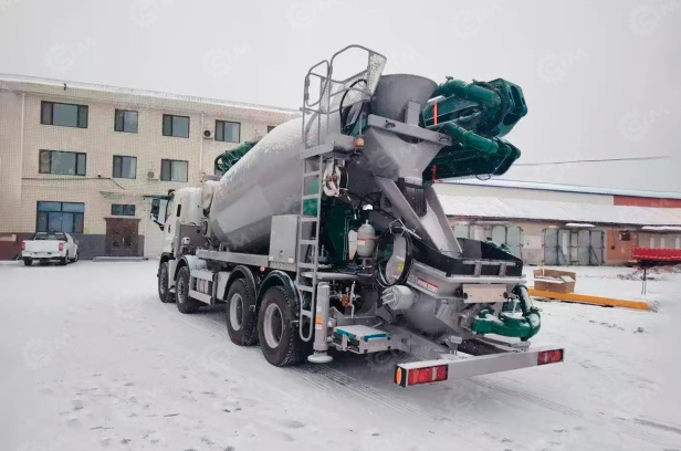 Автобетоносмеситель на шасси ISUZU 8x4 дв 309 Kw, бочка 9м3 с распределительной стрелой 33м и насосом. Фото 5