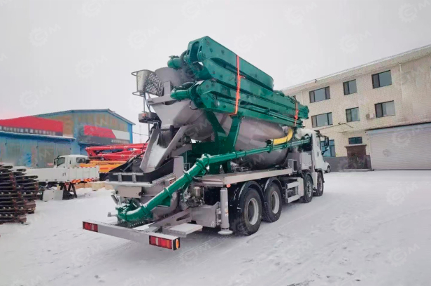 Автобетоносмеситель на шасси ISUZU 8x4 дв 309 Kw, бочка 9м3 с распределительной стрелой 33м и насосом. Фото 8