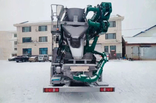 Автобетоносмеситель на шасси ISUZU 8x4 дв 309 Kw, бочка 9м3 с распределительной стрелой 33м и насосом. Фото 4