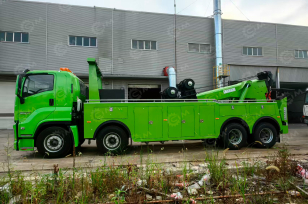 Тяжелый эвакуатор ISUZU 8x4 дв 382Kw. Фото 2