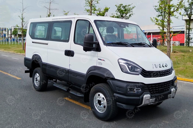 Автобус IVECO 4х4 6 мест дв 132kw 2,9л салон повышенного комфорта. Фото 1