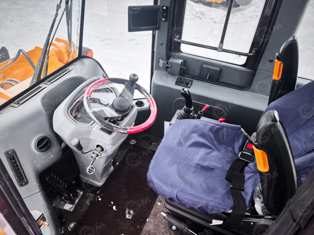 Фронтальный погрузчик YUGONG 933L джойстик, кондиционер, быстросъём, 3 контура гидролинии, ковш 1,8м3. Фото 2