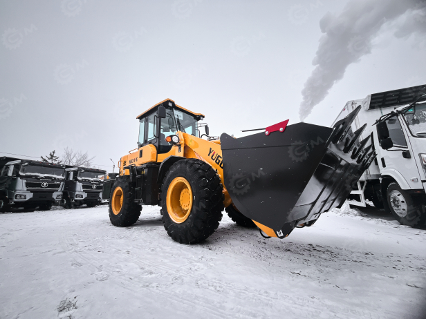 Фронтальный погрузчик YUGONG 933L джойстик, кондиционер, быстросъём, 3 контура гидролинии, ковш 1,8м3. Фото 12