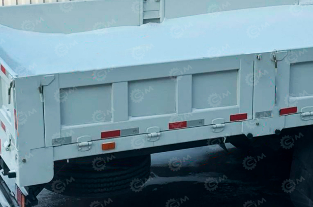 Бортовой грузовик ISUZU 4x2 дв 177kw гп 10т, c КМУ XCMG SQS125 гп 5 тонн 4 секции длина стрелы 11,2 м кузов 6000×2450×550 (кузов не рифленый). Фото 1