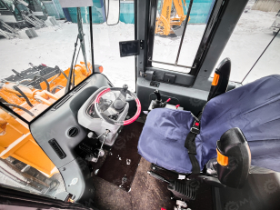 Фронтальный погрузчик YUGONG 933L джойстик, кондиционер, быстросъём, 3 контура гидролинии, ковш 1,8м3. Фото 4