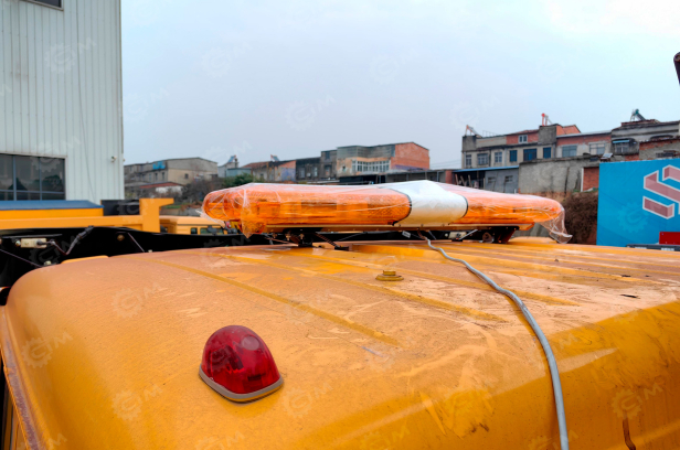 Эвакуатор на шасси ISUZU 4x2 дв 177kw кму WANBANG SQZ100-4 гп 5т сдвижная платформа, дополнительная лебёдка спереди. Фото 3