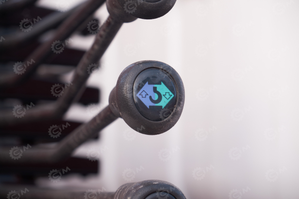 Бортовой грузовик ISUZU 4x2 гп 6т дв 139кВт c кму UNIC URV505 гп 5т 5 секций стрела 13,14 м кузов 6000*2450*550мм задние аутригеры спальник люлька. Фото 6