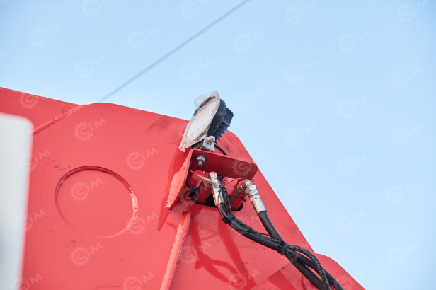 Бортовой грузовик ISUZU 4x2 гп 6т дв 139кВт c кму UNIC URV505 гп 5т 5 секций стрела 13,14 м кузов 6000*2450*550мм задние аутригеры спальник люлька. Фото 10