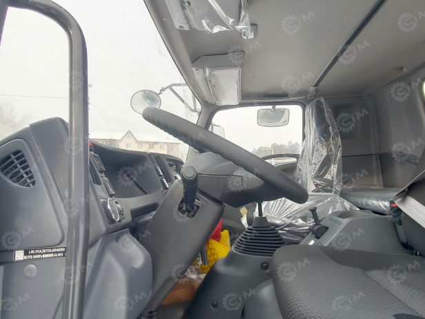 Бортовой грузовик ISUZU 4x2 дв 151kw гп 10 тонн кузов КМУ XCMG SQS200-5 гп 8т 5 секций стрела 18,6м кузов 7м. Фото 7