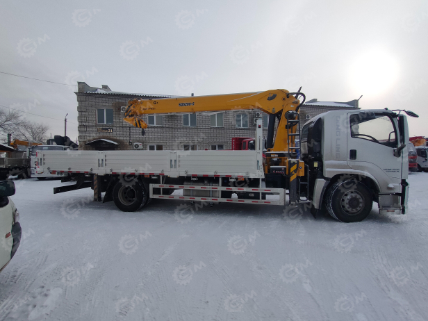 Бортовой грузовик ISUZU 4x2 дв 151kw гп 10 тонн кузов КМУ XCMG SQS200-5 гп 8т 5 секций стрела 18,6м кузов 7м. Фото 12