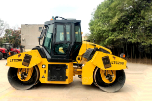 Каток тандемный Lutong LTC208 c кабиной, кондиционером. Фото 3