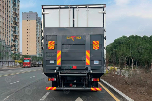 Фургон изотермический на шасси ISUZU 4х2 дв 139 kw гп 5 (фургон 6200х2400х2400mm) с боковой дверью, гидробортом. Фото 2