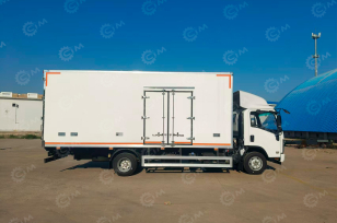 Фургон изотермический на шасси ISUZU 4х2 дв 139 kw гп 5 (фургон 6200х2400х2400mm) с боковой дверью, гидробортом. Фото 3
