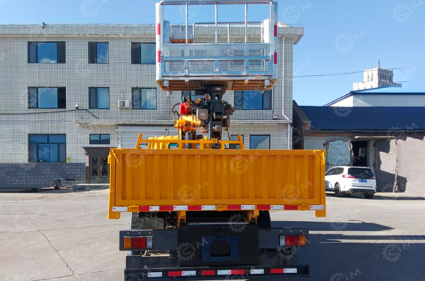 Бортовой грузовик ISUZU 4x2 самосвальный кузов дв 139kw гп 6т с кму гп 5т высота подъема 20м с корзиной кузов 4200х2250х600. Фото 17