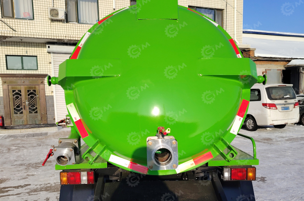 Илосос на шасси ISUZU 4x2 дв 96kw объем бочки 4,5м3 насос Weilong 50QZXDH-687000 68л/сек. Фото 4