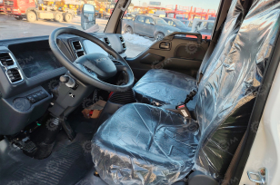 Фургон промтоварный на шасси ISUZU 4х2 дв 96 kw (фургон 4250х1850х1810). Фото 5