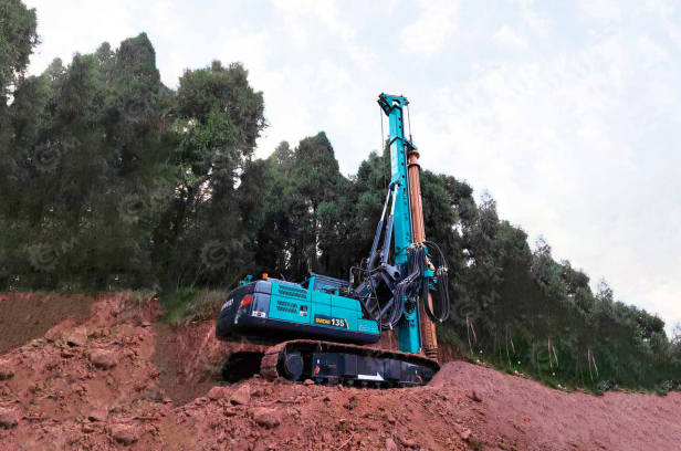 Роторная буровая установка SUNWARD SWDM325+CFA. Фото 2