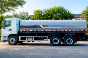 Автоцистерна на шасси ISUZU 6х4 дв 221kw цистерна 10м3 с насосом. Назначение-перевозка воды. Фото 1