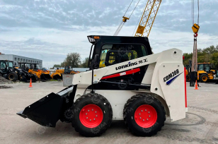 Мини погрузчик LONKING CDM312 дв xinchai с ковшом, гидравлической щеткой, гидромолом, отвалом. Фото 3