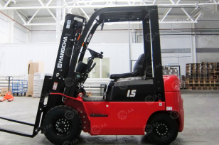 Вилочный погрузчик Hangcha CPCD15-AG67 дизельный гп 1,5т высота подъема 3м,с кабиной, отопитель, кондиционер, уличные шины, мачта вагонного типа, каретка со смещением (право-лево). Фото 2