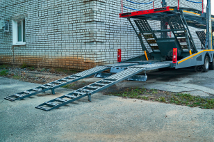 Сходни на полуприцеп автовоз на 9 автомобилей LUXUDA LZC9407BG 3 оси SAF (пневмоподвеска, ленивая передняя ось). Фото 1