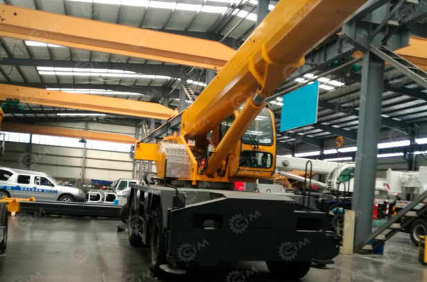 Самоходный короткобазный кран XJCM RT20 гп 20т. Фото 2