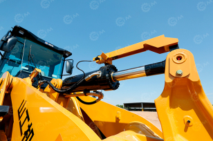 Фронтальный погрузчик Shandong SEM 688G. Фото 3