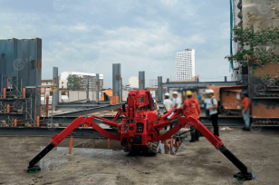 Гусеничный кран-паук HENAN SPT299 электрический. Фото 2