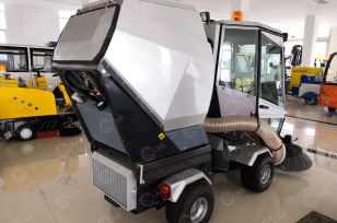 Подметально-уборочная машина MINGNUO MN-F2000 дизельная, отвал для снега, всасывающая насадка. Фото 3