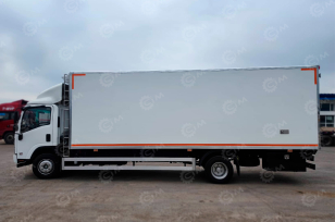 Фургон рефрижератор на шасси ISUZU 4х4 дв 139kw гп 5 тонн фургон 6000х2300х2300 с боковой дверью, холодильная установка Carrier Citimax С1100. Фото 2