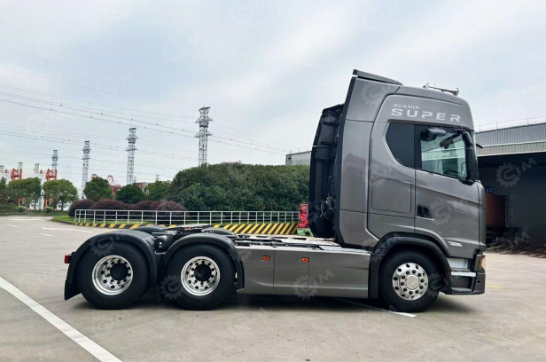 Тягач SCANIA S 560 A6x2NA 20H CN6 G33CM Opc RET Grey 2.53 disc 3.35m 440L 525L S. Фото 4