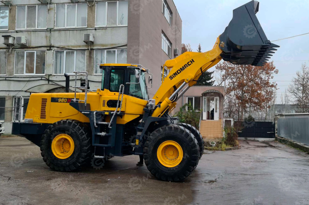 Фронтальный погрузчик Sinomash Changlin 980Н гп 7,5т, ковш 4,2м3 дв Cummins. Фото 2
