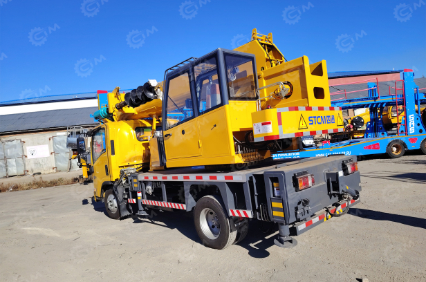 Автокран на шасси ISUZU 4x2 дв 96kw крановая установка SITONG гп 5т стрела 22м с ямобуром диаметр до 600мм глубина бурения 8-12м. Фото 7