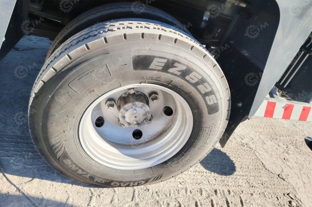 Автокран на шасси ISUZU 4x2 дв 96kw крановая установка SITONG гп 5т стрела 22м с ямобуром диаметр до 600мм глубина бурения 8-12м. Фото 11