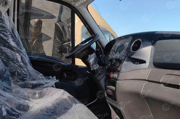 Автобус IVECO 4х4 7 мест+водитель дв 132kw 2,9л. Фото 4