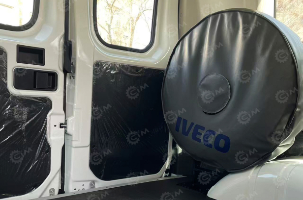 Автобус IVECO 4х4 7 мест+водитель дв 132kw 2,9л 9LL. Фото 6