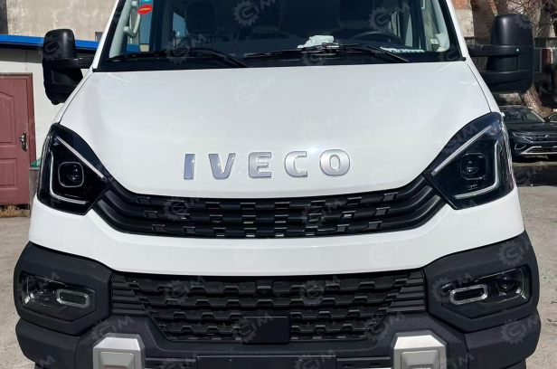 Автобус IVECO 4х4 7 мест+водитель дв 132kw 2,9л 9LL. Фото 7