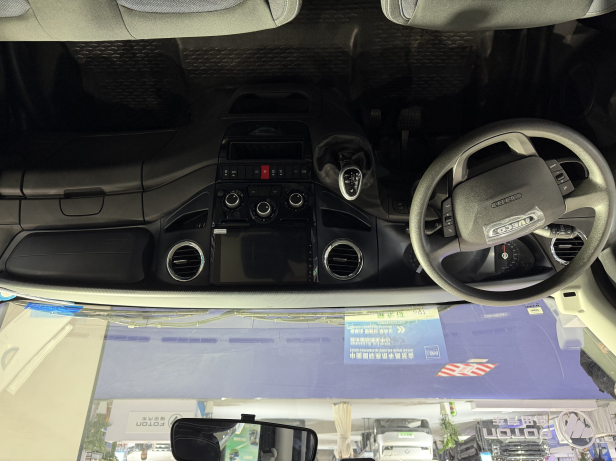 Автобус IVECO 4х4 7 мест+водитель дв 132kw 2,9л. Фото 5